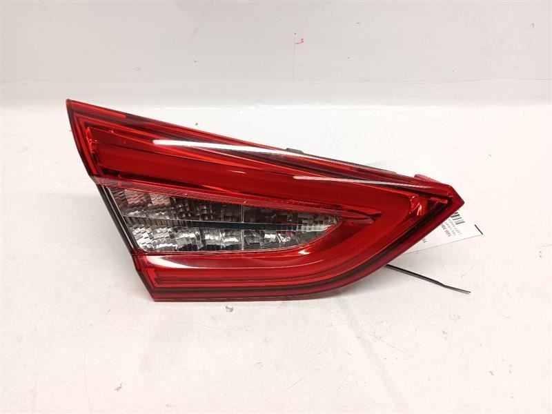 14-18 Maserati Quattroporte M156 Left Taillight Tail Light Lamp Inner 670009229