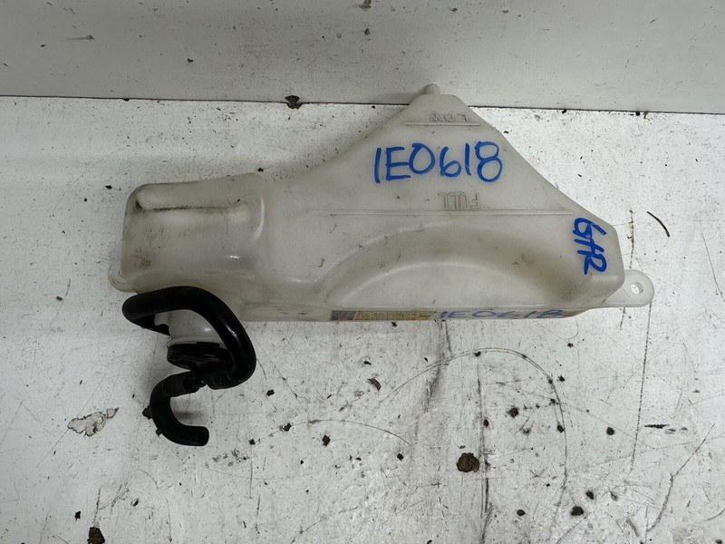 2008-2013 Toyota Highlander Rear Washer Fluid Resivor