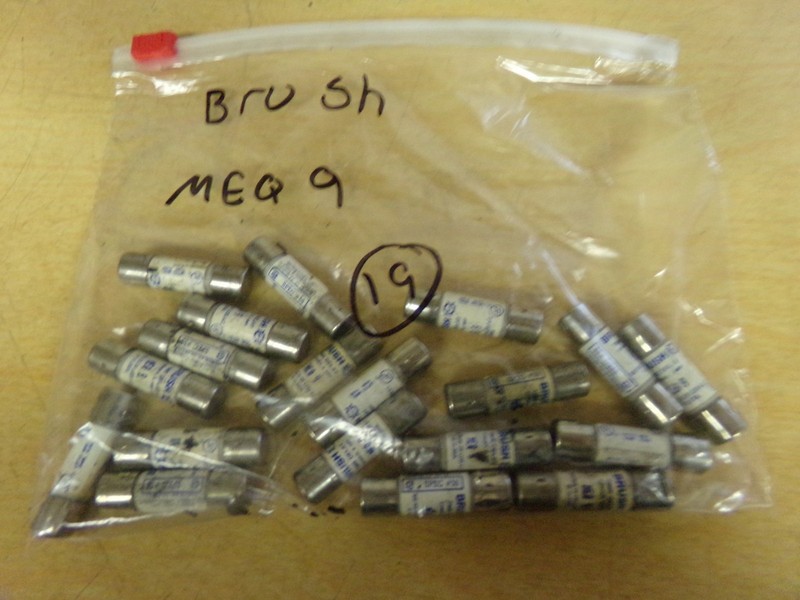 Brush MEQ9 Fuses, Lot of 19 *FREE SHIPPING*