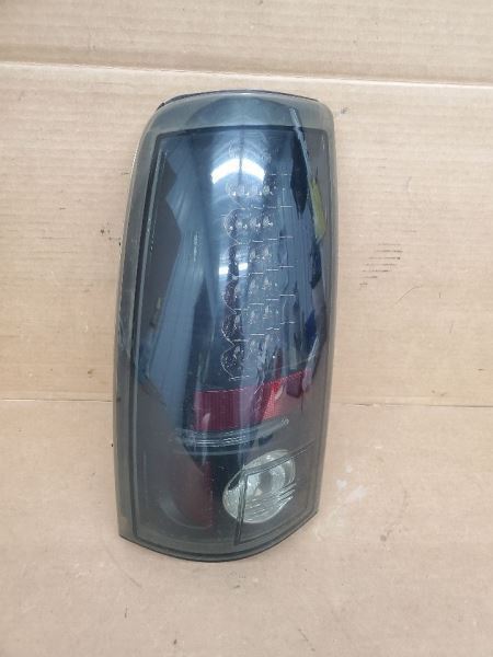Driver Tail Light Classic Style Fits 05-07 SIERRA 1500 PICKUP 276131