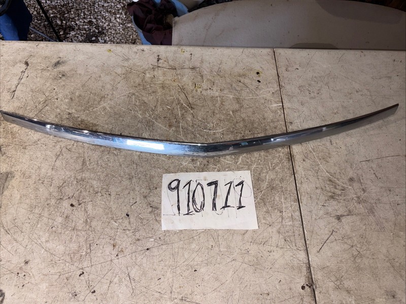 2006 - 11 CADILLAC DTS CHROME TRIM HOOD 15807567 OEM