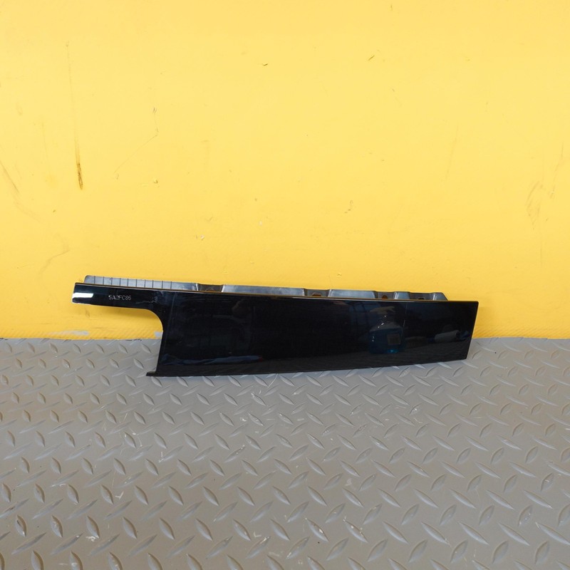 2024-2026 BMW X2 U10 REAR RIGHT DOOR WINDOW B PILLAR APPLIQUE MOLDING OEM 160810
