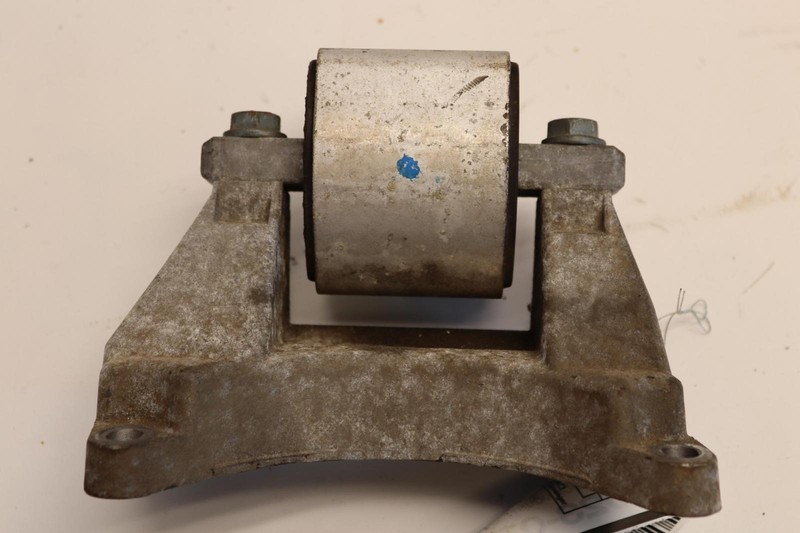 2003-2009 MERCEDES E-CLASS E320 W211 3.2L A/T TRANSMISSION MOUNT BRACKET OEM