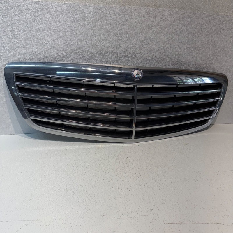 2007-2009 MERCEDES W221 S550 FRONT BUMPER RADIATOR GRILLE CHROME 2218800083