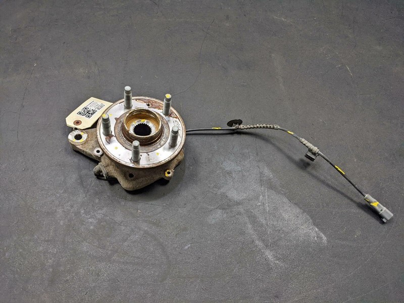 Rear Left Suspension Knuckle w/ Hub 2017 Chevrolet TRAX 13588470 2015 2016- 2022