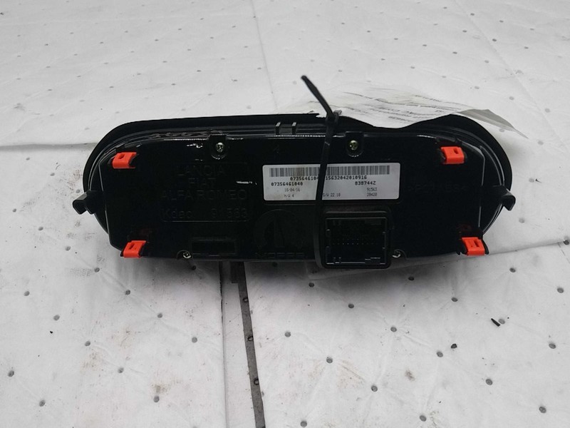2016 Jeep Renegade A/C Selector Switch OEM Green 124K Miles NJ25-26639-673918