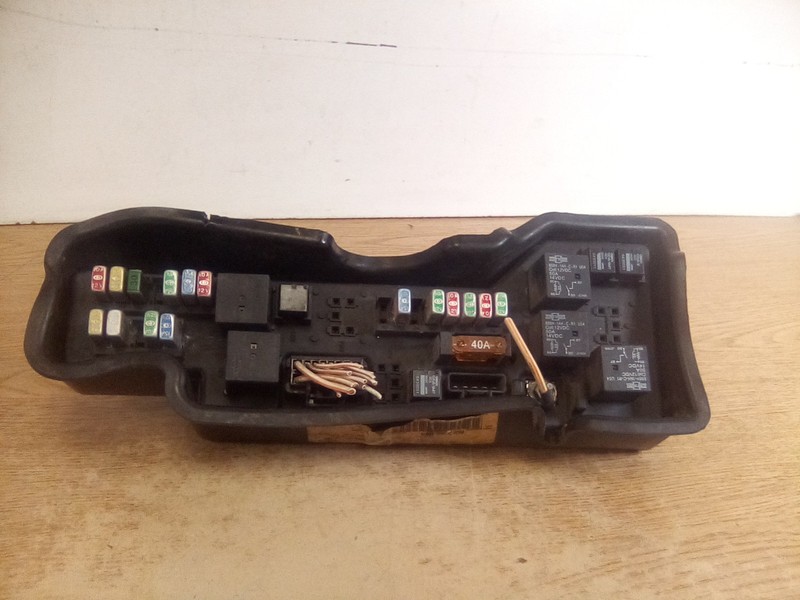 Mack 82732384, 15MS577M Fuse/Relay Block