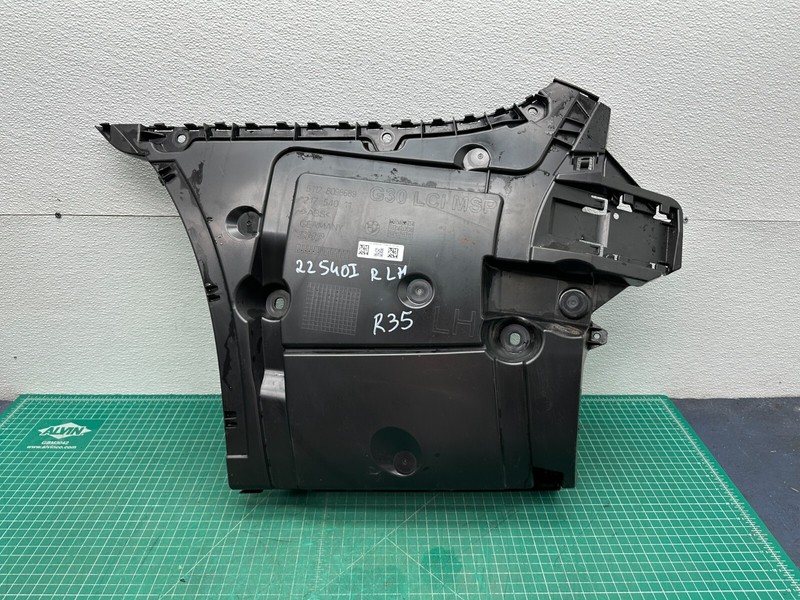 21-23 BMW G30 F90 REAR BUMPER LEFT SIDE OUTER MOUNT SUPPORT BRACKET OEM