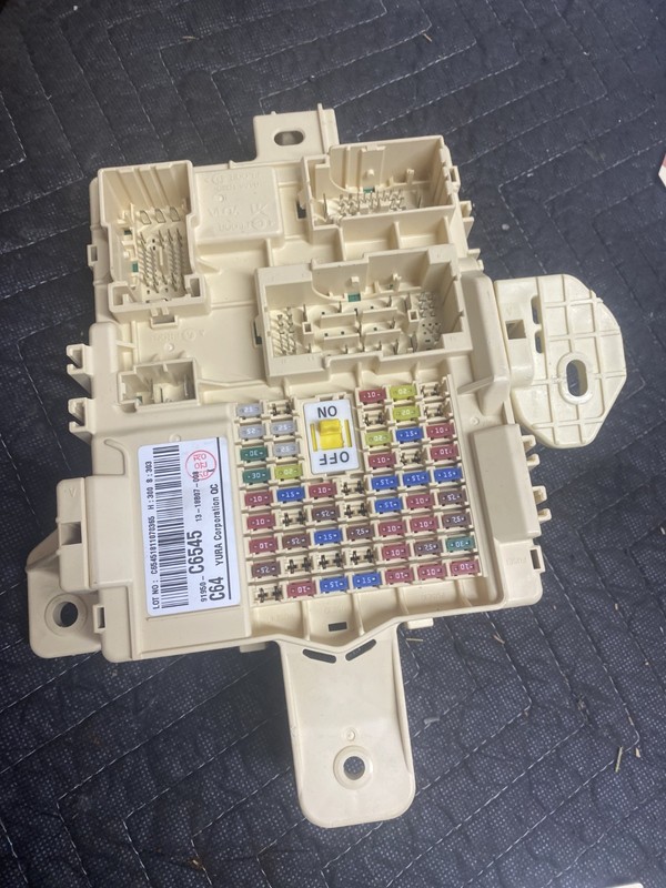 2017 Kia Sorento LX Interior Fuse Box 91950-C6545 OEM