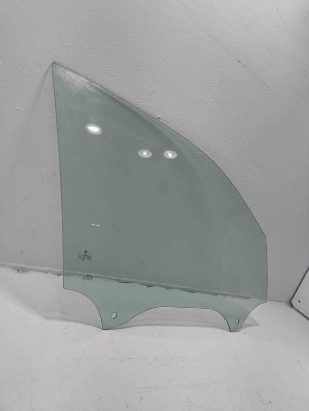 2018-2025 Volkswagen Atlas Front Right Passenger Side Door Window Glass OEM