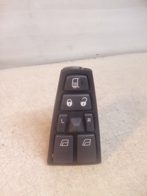 Volvo VNL 22566510-P03 Switch Panel