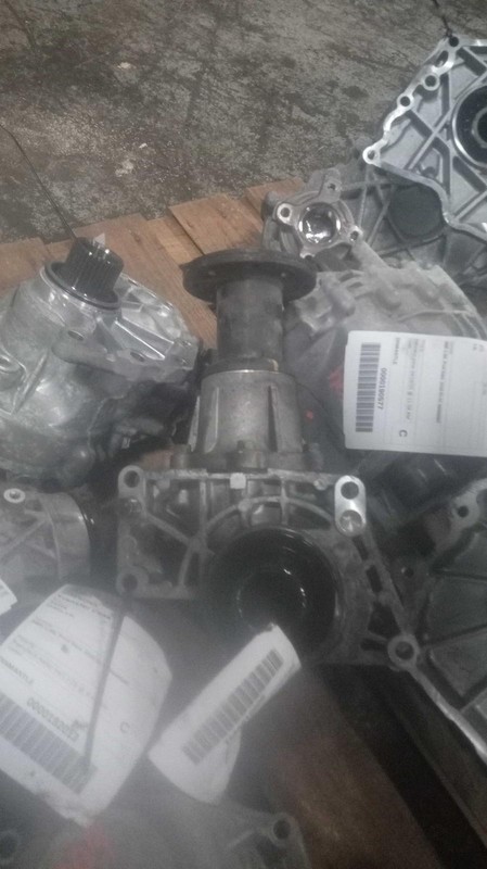 2020 Hyundai Kona 4WD Transfer Case Assembly OEM 137K Miles Grey