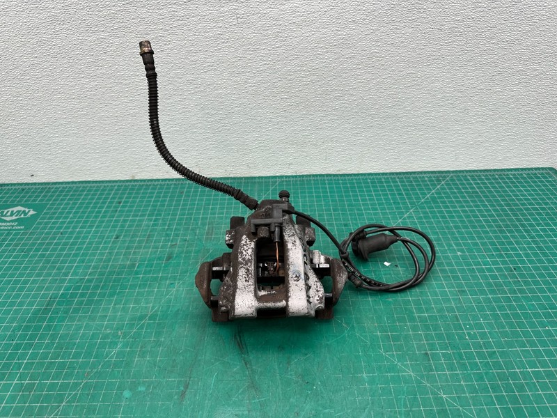 00-06 Mercedes-Benz CL500 C215 - REAR RIGHT PASSENGER SIDE BRAKE CALIPER OEM