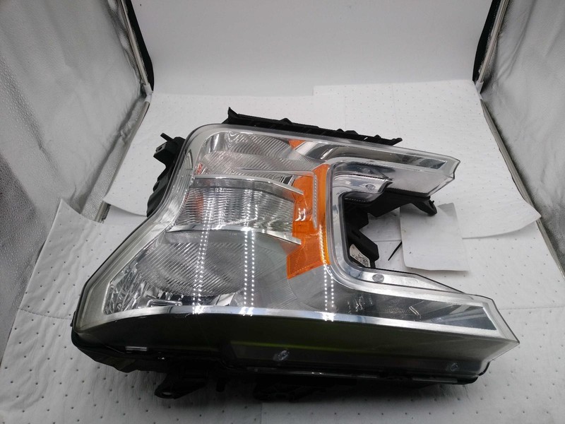 2019 Ford F150 Pickup Left Headlight Assembly Black 653140 93K Miles