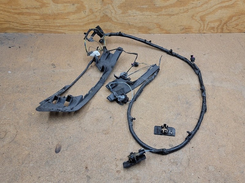 2016 - 2019 JAGUAR F-PACE F PACE Rear Bumper Lower Bracket & Harness OEM
