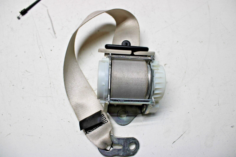 BMW 640i 650i F12 REAR RIGHT SIDE SEAT BELT SEATBELT RETRACTOR OEM 2012 - 2018