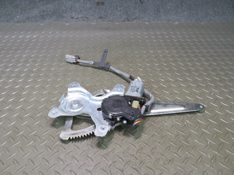 1998-2007 LEXUS UZJ100L LX470 REAR RIGHT DOOR WINDOW REGULATOR W MOTOR