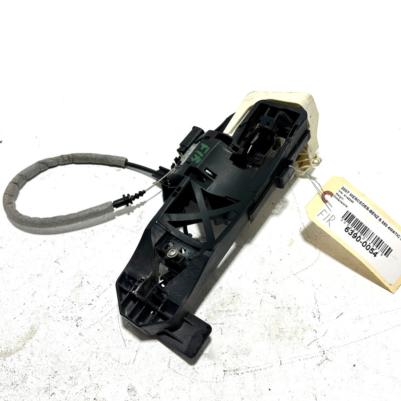 2007-2013 MERCEDES S550 W221 FRONT RIGHT PASSENGER DOOR EXTERIOR HANDLE BASE OEM