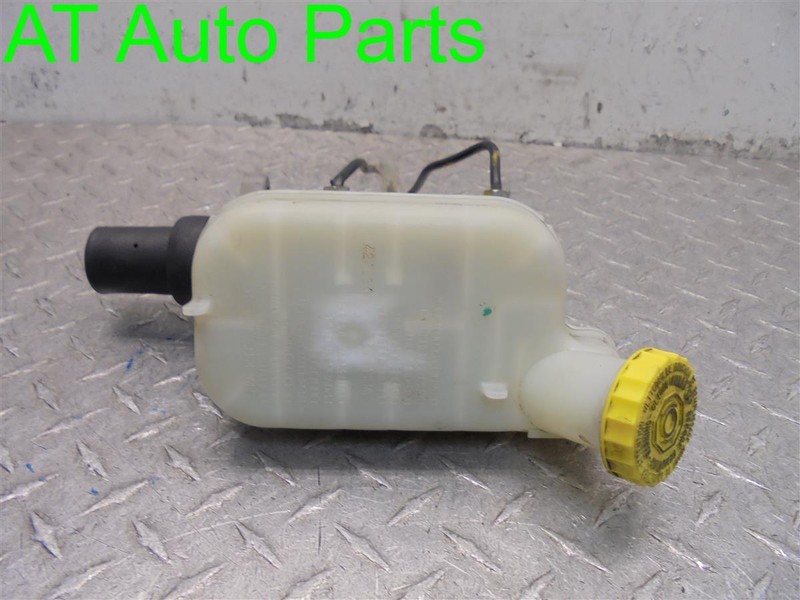 2005 CARAVAN TOWN & COUNTRY BRAKE MASTER CYLINDER P04877270AB