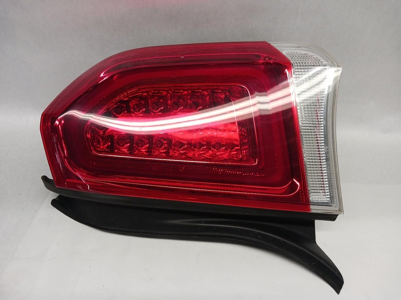 15-'23 CHRYSLER 300 Right Passenger Outer Taillight OEM Grade A