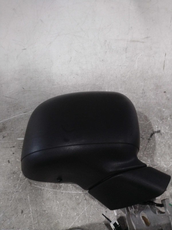 Used Right Door Mirror fits: 2016 Jeep Renegade power moulded black heated w/o t