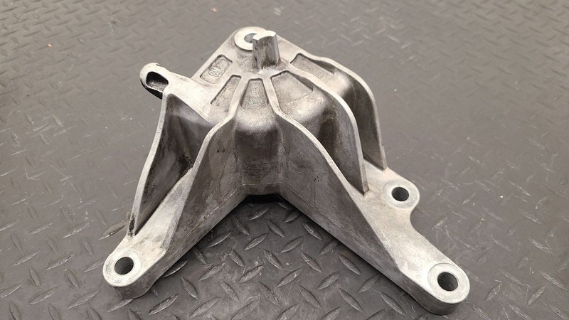 11-16 Chevrolet Cruze 1.4L Rear Transmission Mount Bracket OEM 13248663