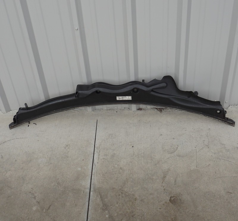 03-08 Mercedes R230 SL500 SL55 Front Cowl Vent Panel WindshieldOEM