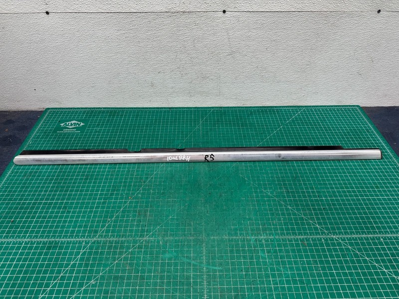 07-11 Mercedes-Benz ML350 W164 - REAR RIGHT DOOR WINDOW GARNISH MOLDING TRIM OEM