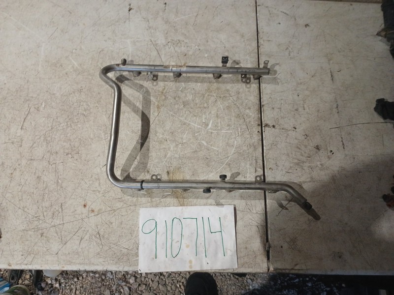 98 - 05 Mercedes W163 W210 ML55 ML500 E55 AMG Engine Fuel Injection Rail Line