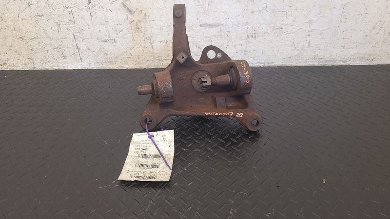 00-05 Ford Excursion 4x2 Front Right Passenger Spindle Knuckle OEM F81Z-3105-BA