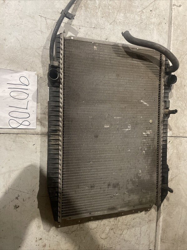 86-91 MERCEDES W126 560SEL 420SEL ENGINE COOLING RADIATOR 1265004803 OEM
