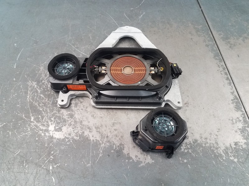 2010 Mercedes Benz AMG C 63 Speaker / Tweeters #8001 Q6