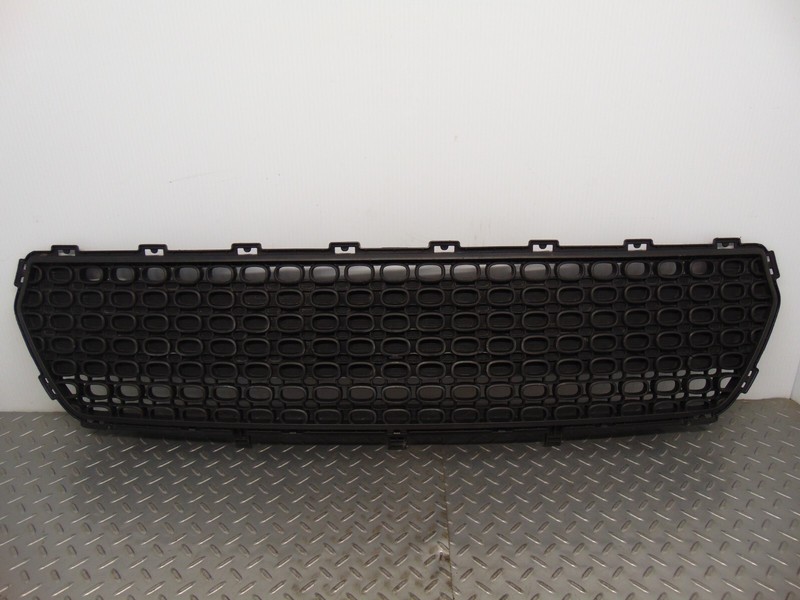 Used Lower Grille fits: 2015 Kia Soul lower bumper mounted Lower Grade A