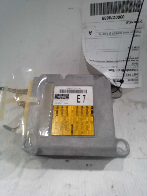 Used Air Bag Module fits: 2017 Toyota Prius Air Bag air bag center console Prius