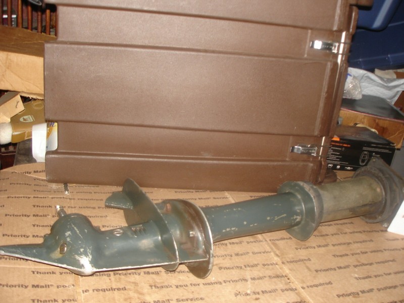 Johnson 4hp model 4r69b lower unit mid section boat motor part ser. e3150154