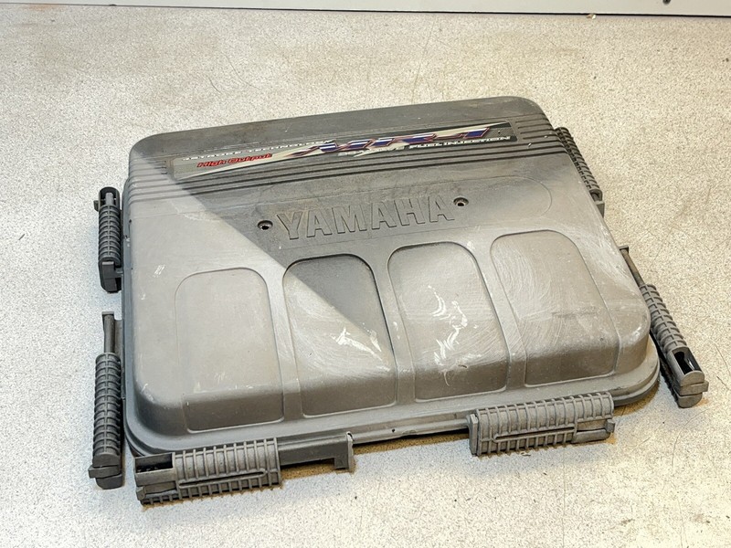 07 Yamaha FX 160 HO Waverunner Air Filter Box Top Cover Lid FX160