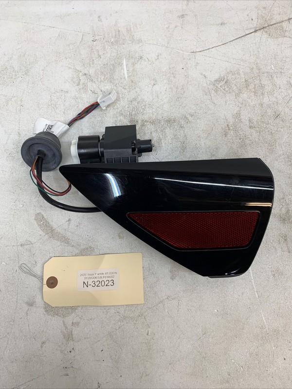 ⚡️2018-2020 TESLA 3 YCHARGE PORT DOOR LID REFLECTOR 1505513-00-A 32023 B160