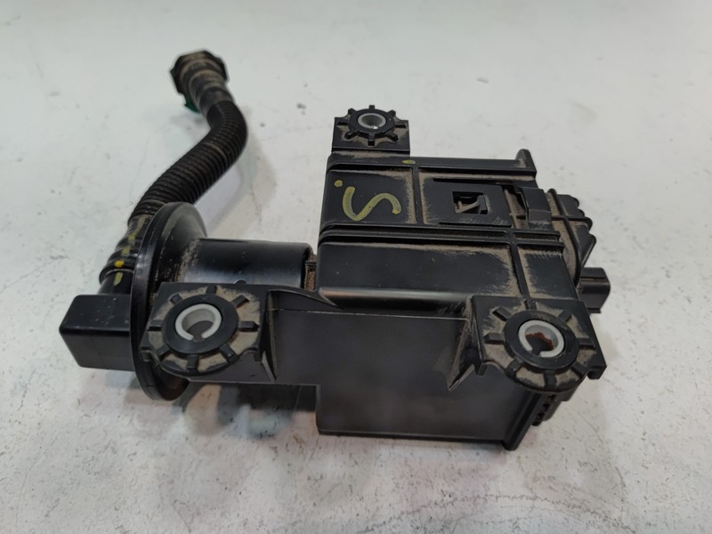 2018-2022 TOYOTA CAMRY FUEL VAPOR VENT VALVE FILTER & LEAK DETECTION PUMP OEM