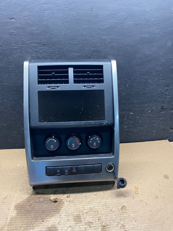 2008 to 2012 Jeep Liberty Dash Climate Temperature Control Radio Bezel V7699 DG