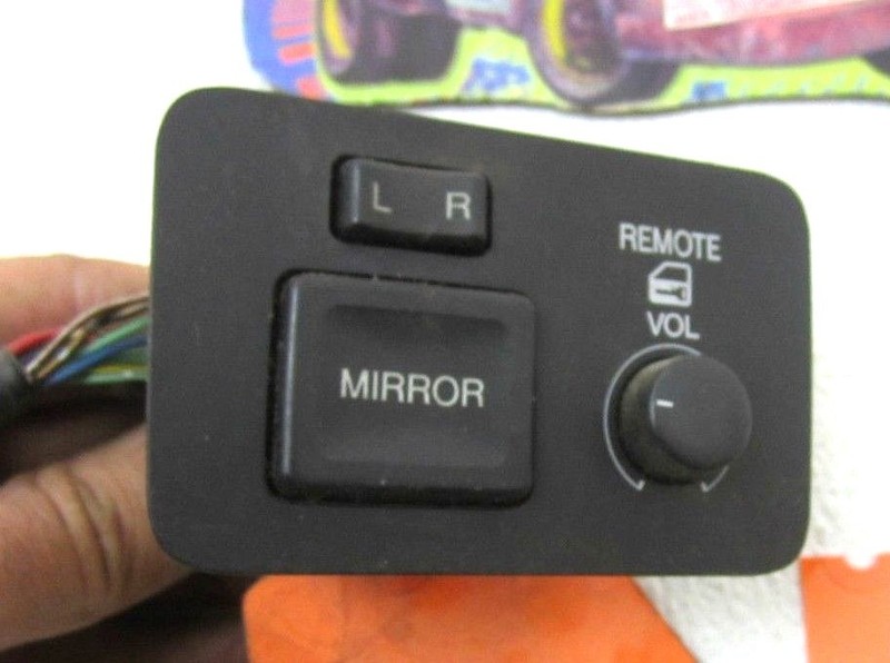 92 93 94 95 96 LEXUS ES300 POWER DOOR MIRROR SWITCH REMOTE VOL BUTTON CAR DASH