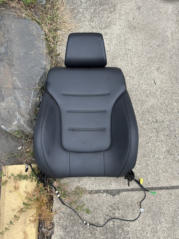 2011-2016 VW TOUAREG - Front Right Upper SEAT Backrest Cushion Assembly