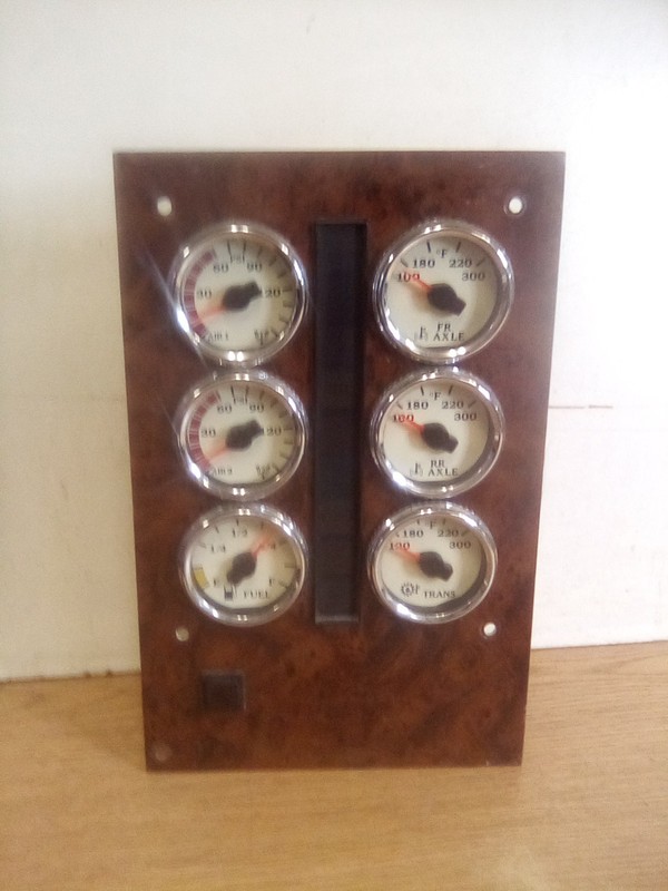 International 9200 3592541C91 Instrument Gauge Cluster