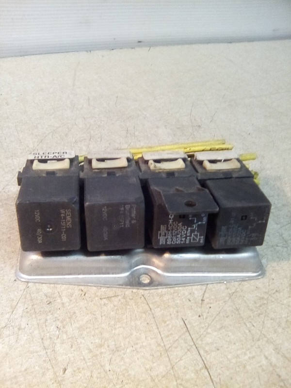 Freightliner A06-14899-0 Relay Block (D)
