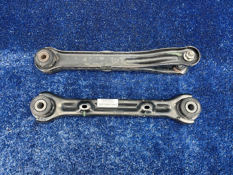 2010–2015 Chevrolet Camaro Rear Lower Control Arms Set OEM 92246140 22875567