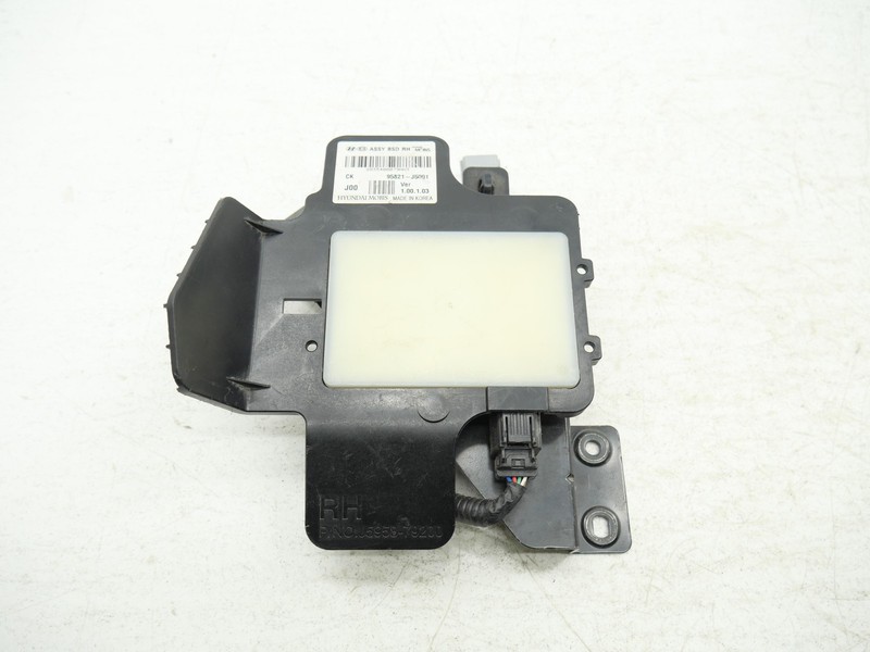 Used Right Rear Blind Spot Radar Sensor Module Unit 2018-2023 Kia Stinger OEM