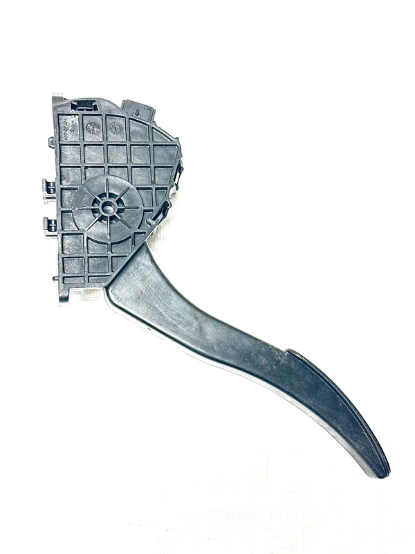2017 Fusion Accelerator Gas Pedal Assembly Part# FG9C9F856AD