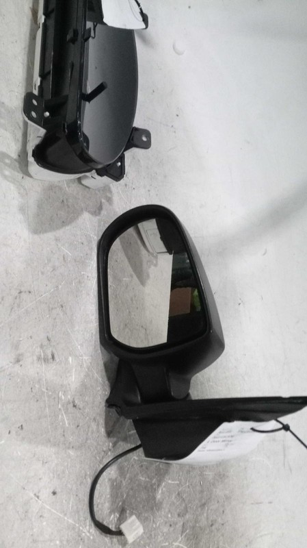 Used Left Door Mirror fits: 2003 Ford Escape Power w/heated glass Left Grade A