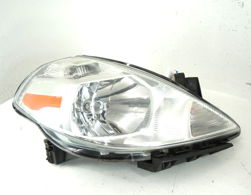 07-12 Nissan Versa Hatchback Halogen Headlight Passenger Right OEM