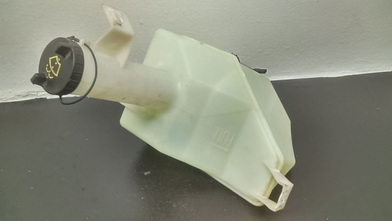 99-07 Ford F250SD F350SD Windshield Wash Reservoir Tank OEM F81U-17618-AA