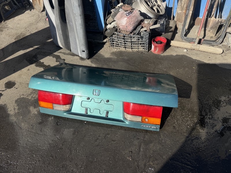 92-93 Honda Accord 2DR Coupe Trunk Lid Assy. Green OEM